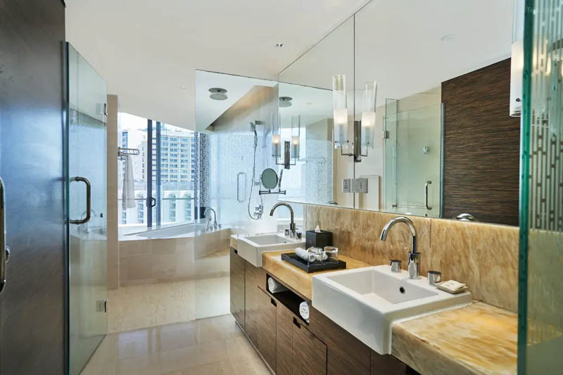 越南芽庄喜来登水疗酒店入住体验报告：地处芽庄海滩核心区域，过马路即达可下水