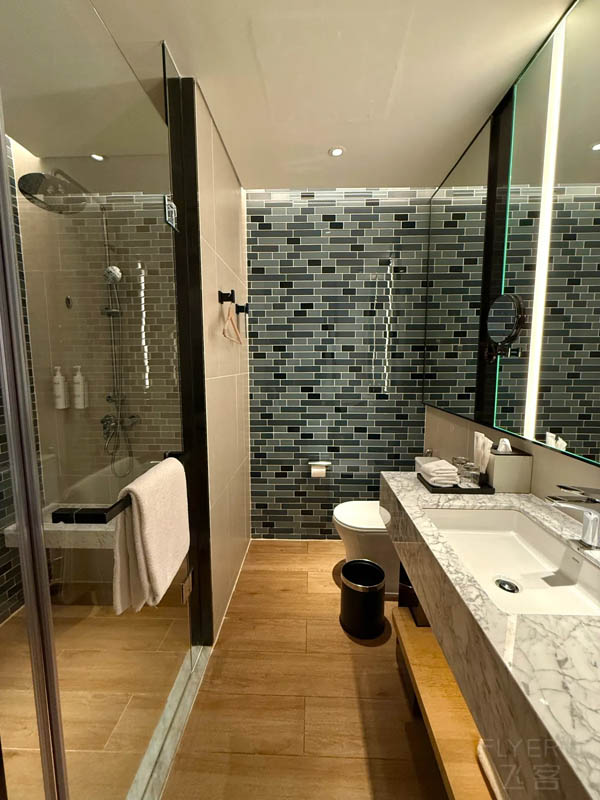 越南胡志明平阳南万枫酒店入住体验测评:近胡志明的高性价比新酒店,交通是硬伤 越南胡志明平阳南万枫酒店入住体验测评:近胡志明的高性价比新酒店,交通是硬伤