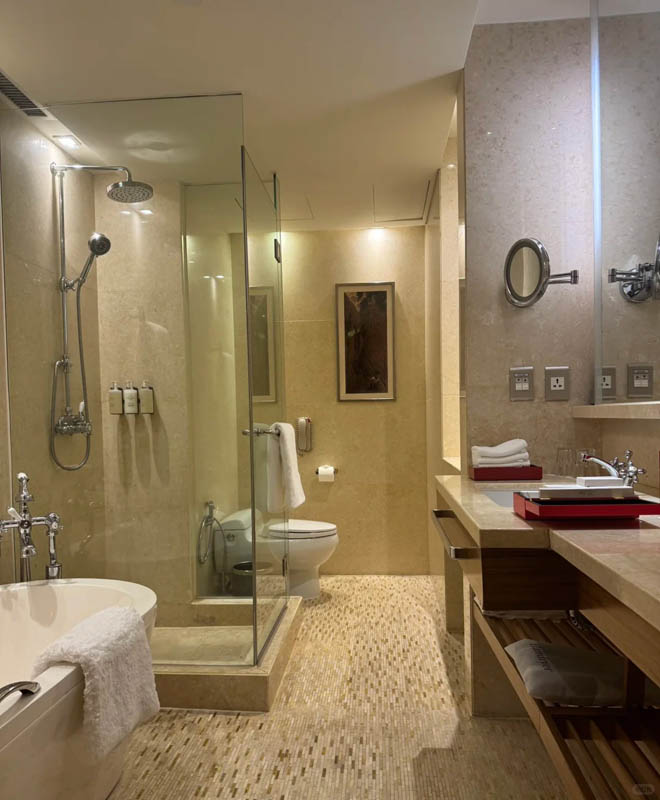 越南胡志明西贡 JW 万豪酒入住体验测评:换牌后的豪华新选与待解短板 越南胡志明西贡 JW 万豪酒入住体验测评:换牌后的豪华新选与待解短板