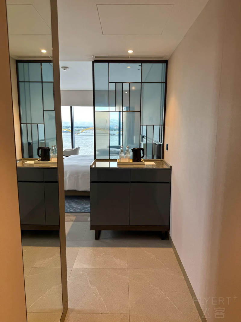 越南岘港韩江万怡酒店入住体验评测:2025 全新天际泳池酒店,解锁岘港 C 位景观 越南岘港韩江万怡酒店入住体验评测:2025 全新天际泳池酒店,解锁岘港 C 位景观